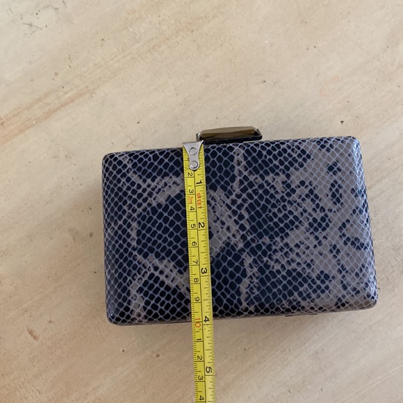 Manoukian snakeskin box clutch - Picture 7 of 11